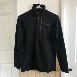 Patagonia Women's Black R1 Pullover